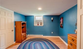 48 Central St, Warwick, RI 02886