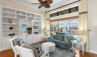 625 BALIBAY Rd, Apollo Beach, FL 33572