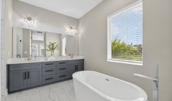 614 Pinckney Dr, Apollo Beach, FL 33572