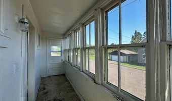 52 Senter St, Ahmeek, MI 49901