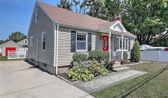 9 Norman St, Cumberland, RI 02864