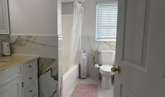 26 Gaston St, Aberdeen, NJ 07747