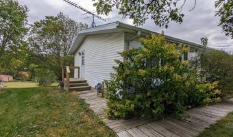 904 Guthrie St, Adair, IA 50002