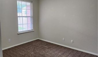 4 Mac Ln, Bella Vista, AR 72714