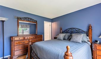 6011 Ranchwood Dr, Affton, MO 63123