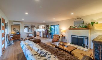 390 4TH St SW, Bandon, OR 97411