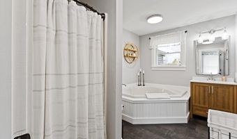 816 Riverside Dr, Augusta, ME 04330