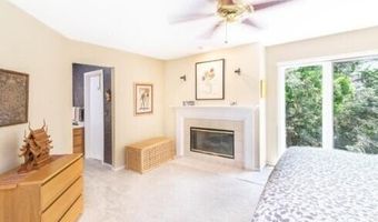 2734 Winter Garden Ct, Ann Arbor, MI 48105