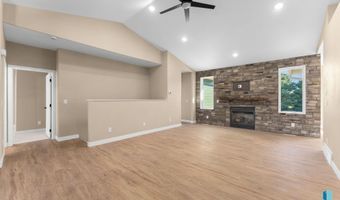 813 E Heatherwood Dr, Brandon, SD 57005