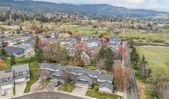 235 Meadow Dr, Ashland, OR 97520