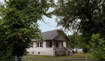 703 Johnson Ave, Ava, MO 65608