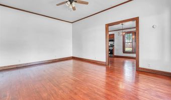 302 S 6th St, Chickasha, OK 73018