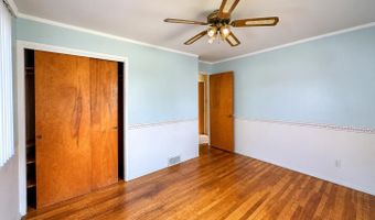 5 Knauf Ln, Albany, NY 12211