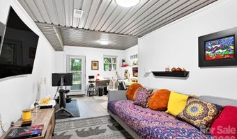 153 Skyview Cir, Asheville, NC 28804
