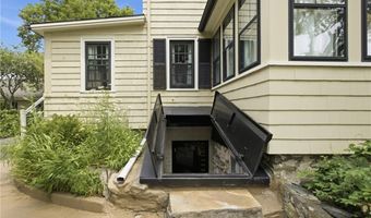 1331 New London Ave, Cranston, RI 02920