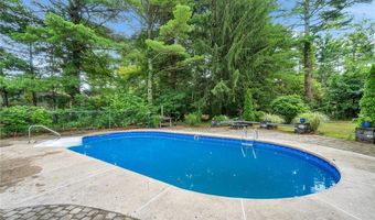 18 Magnolia Ln, Coventry, RI 02816
