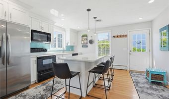 9 Doran Ave, Bristol, RI 02809