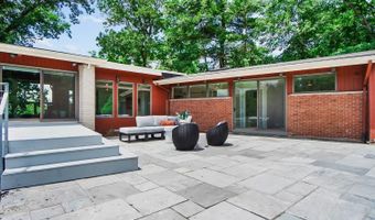 7460 Fair Oaks Dr, Amberley, OH 45237