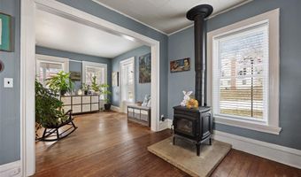 207 N Davis St, Anamosa, IA 52205