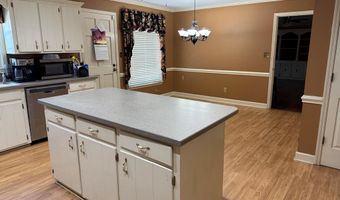 2829 Doublegate Dr N, Albany, GA 31721