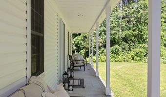 352 Log Cabin Rd, Arundel, ME 04046