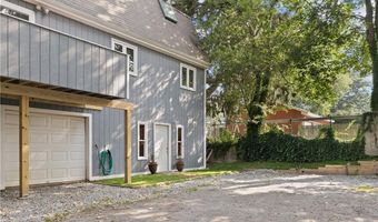 26 Channing St, Newport, RI 02840