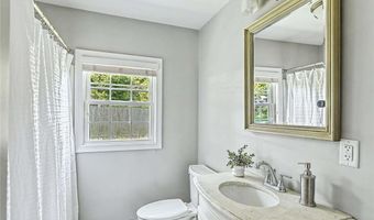 25 Viking Dr, Bristol, RI 02809