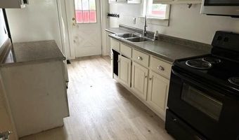 812 E 9th St, Auburn, IN 46706
