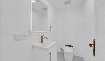 500 SW B St 3, Bentonville, AR 72712