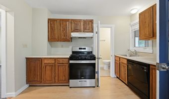 17 Lake Ave, Danbury, CT 06810