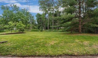 5905 Mayhill Dr, Madison, WI 53711