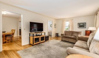 21 White Pine Dr, Brookfield, CT 06804