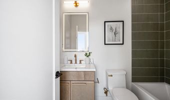 2001 N GEORGE MASON Dr, Arlington, VA 22207