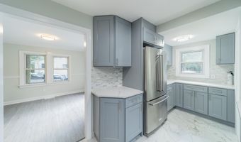 901 Palmer Ave, Holmdel, NJ 07733