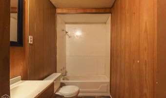 300 Patterson St, Bay, AR 72411