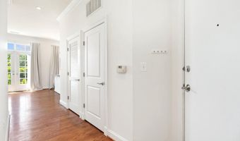 1023 N ROYAL St 316, Alexandria, VA 22314