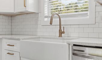 1644 Eastway Dr, Charlotte, NC 28205