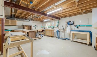 6025 RANDAL Ln, Caledonia, WI 53402