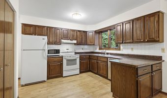 10 Krystana Way, Madison, WI 53711