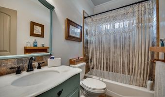 515 NE 2000, Andrews, TX 79714