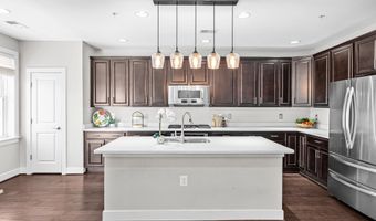 2109 MAIN LINE 102, Alexandria, VA 22301