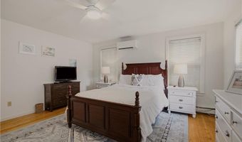 7 Clay St, Newport, RI 02840