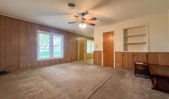 912 S Runnels, De Kalb, TX 75559