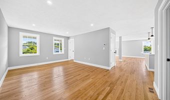 8 Country Ln, Billerica, MA 01821