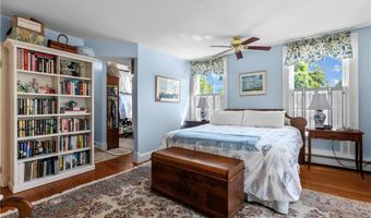 22 Greenough Pl, Newport, RI 02840