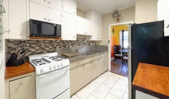 1914 Manoa Rd, Honolulu, HI 96822