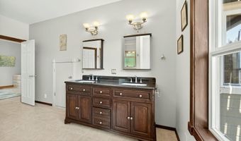 185 Almond St, Ashland, OR 97520