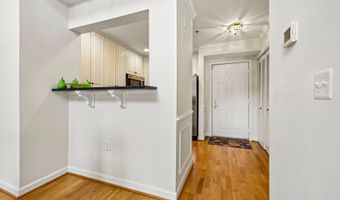 1320 N WAYNE St N 405, Arlington, VA 22201