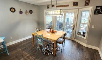 1019 E Daniels St, Aurora, MO 65605