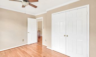 21102 RAINTREE Ct, Ashburn, VA 20147